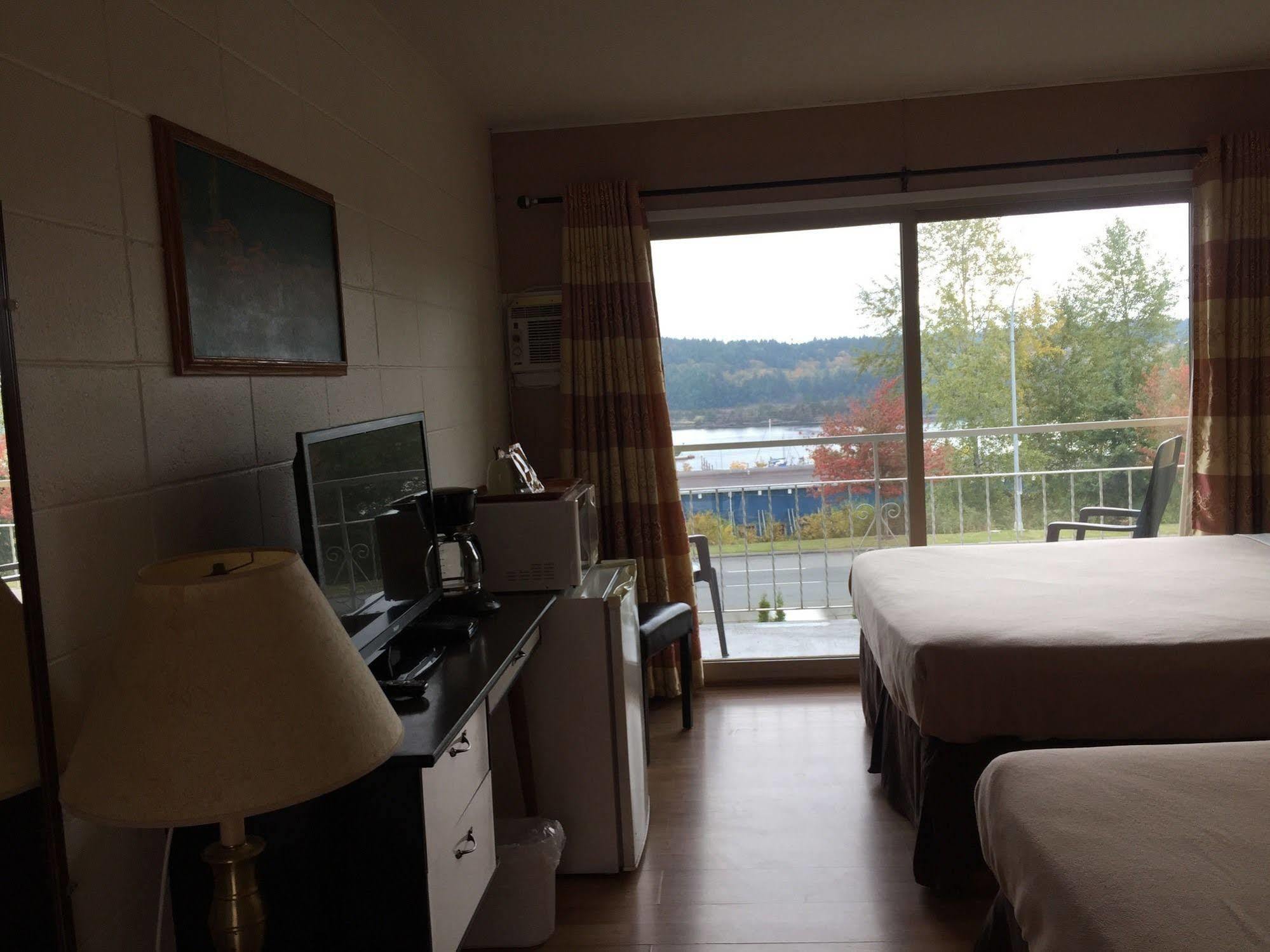Holiday House Motel Ladysmith Exteriör bild
